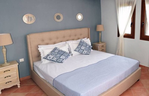 Pella Region Condo | Aphrodite * Charming apt with stunning view!