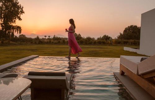 Kos Town Villa | Aphrodite Luxury Suites with private heated pools