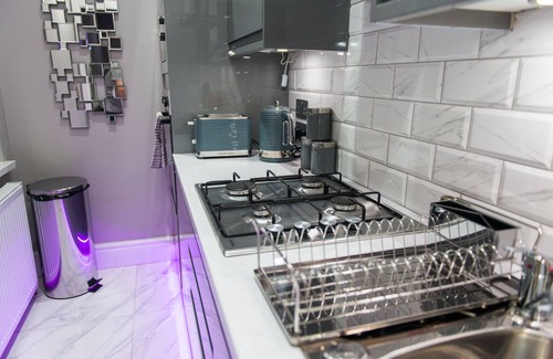 Huddersfield Apartment | Aphrodite Suites Imperial Suite Hot Tub Apartment