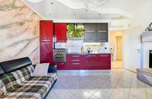 Saronno Apartment | App 2rooms letto matrimoniale, letto singolo, divanoletto matrimoniale La Casa di Hellen a Saronno tra MilanoComoFieraMxpMonza