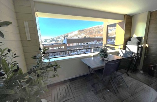 Besse-et-Saint-Anastaise Apartment | Appartement en centre station résidence le Pavin