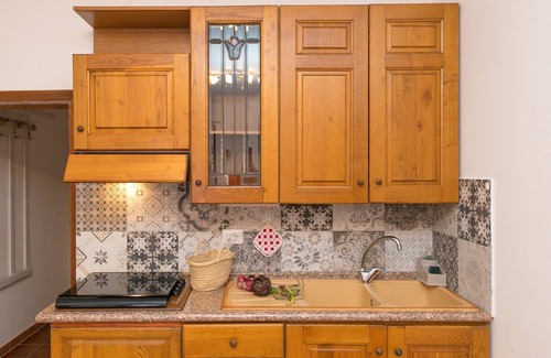 San Vincenzo Other | 'Appartamento Casa Rurale Giglio' with Sea View, Garden, A/C & Wi-Fi