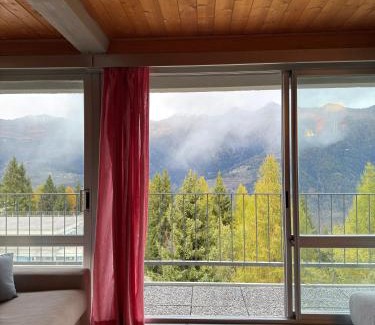 Marilleva 900 Apartment | Appartamento panoramico con vista sulle montagne e accesso diretto alle piste