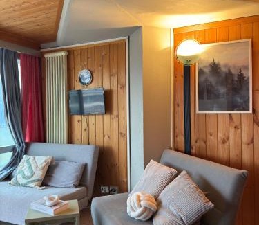 Marilleva 900 Apartment | Appartamento panoramico con vista sulle montagne e accesso diretto alle piste