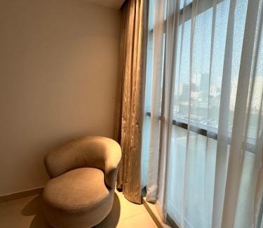 Ajman Apartment | Appartement 1BR de 2024 avec piscine et salle de sport