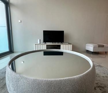 Ajman Apartment | Appartement 1BR de 2024 avec piscine et salle de sport