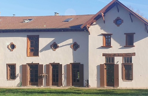 Peronnas Apartment | Appartement au Calme, Spacieux et Confortable