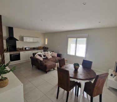 Velanne Apartment | Appartement avec extérieur pour 3 à 4 personnes