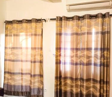 Lome Apartment | Appartement F4 Climatisé niveau Etage à Totsi près de la maison ADEBAYOR