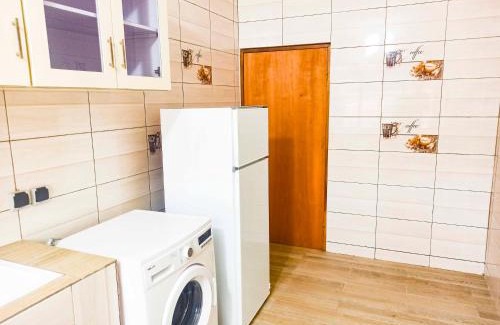 Lome Apartment | Appartement F4 Climatisé niveau Etage à Totsi près de la maison ADEBAYOR