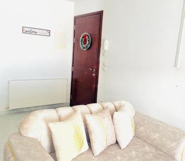 Sqanes Apartment | Appartement la falaise