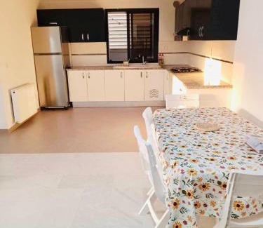 Sqanes Apartment | Appartement la falaise