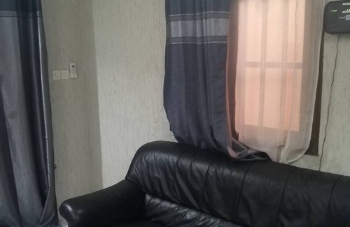 Lome Apartment | Appartement Luxueux à Deux pas de Colombe de la Paix:netflix,wifi, eau Chaude