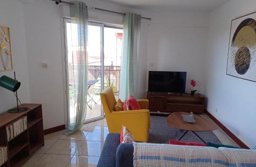 Cayenne Apartment | Appartement NANA A 34 - Appartement Cosy et Lumineux - Vue Panoramique- Centre ville- - Cuisine équipée- CLIM- WIFI - NETFLIX-Parking Public Gratuit-Garage privé payant