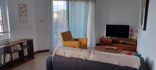 Cayenne Apartment | Appartement NANA A 34 - Appartement Cosy et Lumineux - Vue Panoramique- Centre ville- - Cuisine équipée- CLIM- WIFI - NETFLIX-Parking Public Gratuit-Garage privé payant