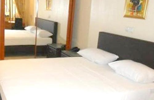 Kinshasa Apartment | Appartement spacieux à Kinshasa avec balconELv