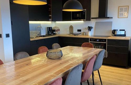 Jeux Apartment | Appartement spacieux 5 pièces pour 10 pers à L'Alpe d'Huez, proche pistes et commerces - FR-1-405-347