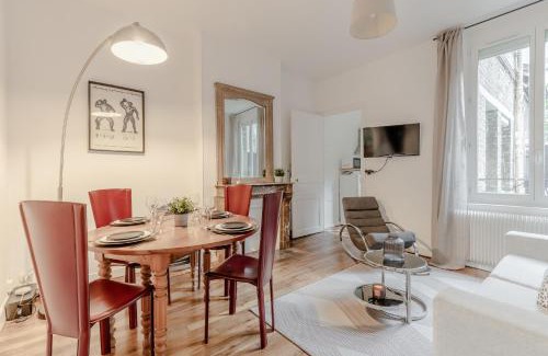 Coutures Apartment | Appartement spacieux avec cour parfait pour famille et amis