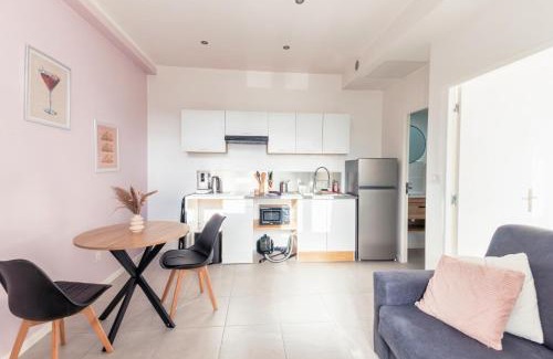 Les Poulettes Apartment | Appartement T2 moderne cosy et climatisé à proximité du centre ville de lyon