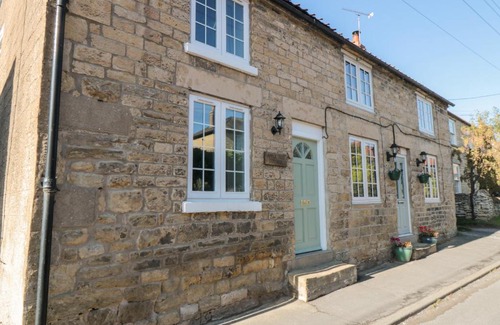 West Heslerton House | Appletree Cottage