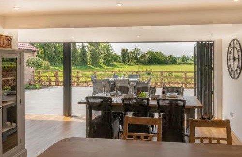 Welby House | April Cottage - Luxury Country Bolthole