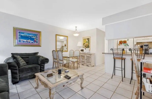 Pompano Beach Apartment | Apt#2 BEACH-CHARMING Lodging SUNNY PLACE:BBQ/Patio