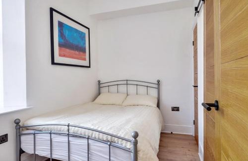 Brighouse Apartment | Apt 7 Tudor House