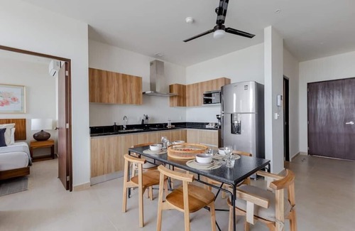 Downtown Cancun Apartment | Apt 903 with stunning Lagoon view w/pool and gym