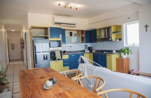 Tucacas Apartment | Apt Frente al mar - AC - cama king - wifi rapido