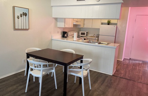 Historic Tennis Club Apartment | Apt G - furnished 1bed/1bath, second floor,in the heart of downtown Palm Springs