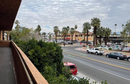 Historic Tennis Club Apartment | Apt H- upstairs furnished 2bed/2bath in DT Palm Springs with mountain view