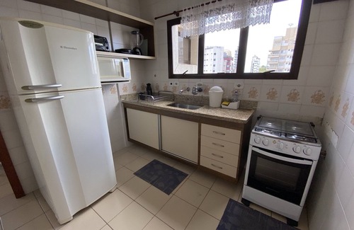 Vila Alzira Apartment | Apt in Guaruja, 3 min walk from Asturias beach
