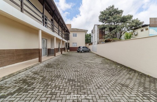 Porto da Lagoa Apartment | Apt Just Minutes From Lagoa da Conceicao - Sis0005