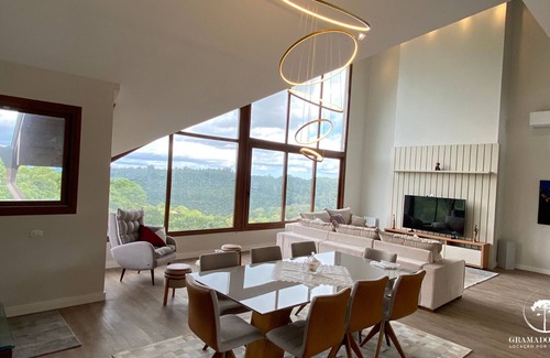 Planalto Apartment | Apt Luxo 5 suítes em frente rua torta