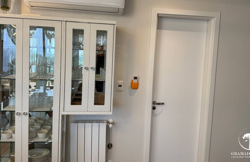 Planalto Apartment | Apt Luxo 5 suítes em frente rua torta