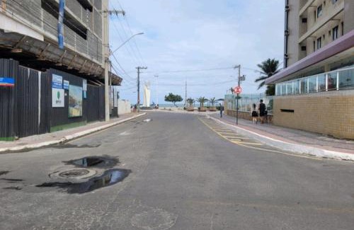 Praia do Morro Apartment | Apt na quadra da praia do Morro com área Lateral