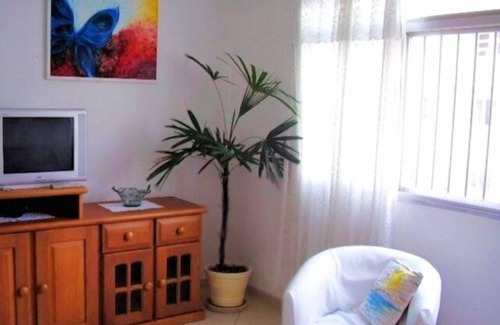 Pitangueiras Apartment | Apt R.México 2 bedrooms 50mt from Pitangueiras beach