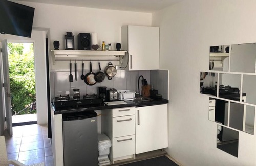 El Callejon Apartment | Apt3, Super Économique, Confortable, Équipé, Climatisé, Excellent Emplacement