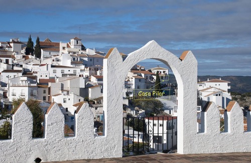 Comares Apartment | Aptment, free wifi, in Comares, voted Magical Village of Spain! Stunning Views!