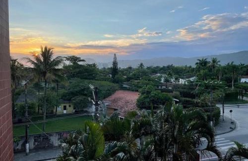 Parque Enseada Apartment | Apto com varanda Wi-Fi, Netflix - 400 m da praia