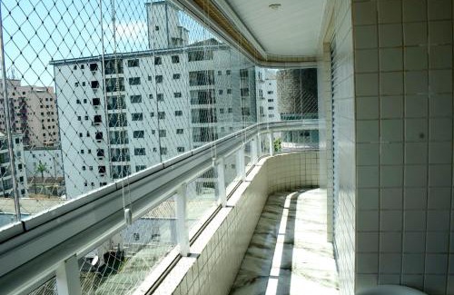 Guilhermina Apartment | Apto Confortável e Reformado a 200m da Praia da Guilhermina - 2 Vagas, WiFi e Roupas de Cama Inclusas!