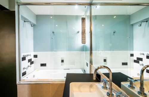 Centro Apartment | Apto Londrina Flat Hotel 704, 43 m2 , luxe, c jacuzzi