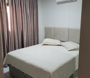 Bombas Apartment | Apto novo 2 suítes, alto padrão, familiar, piscina aquecida no condomínio, 1 quadra mar