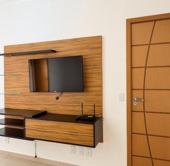 Santa Monica Apartment | Apto prox Madrecor, Ufu, Parque Sabia c Ar condicionado, Garagem