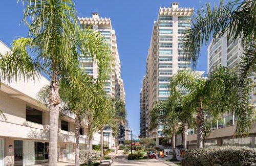 Itacolomi Apartment | Apto Vista Mar Home Club Pé na Areia 3 Quartos Ares Condicionados Cozinha Completa Piscina Aquecida Jacuzzi Sauna Academia Quadra Playground Salão de Jogos 15min do Beto Carrero