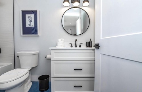 Bradenton Beach House | Aqua Paradise by AMI Locals