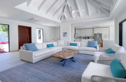Ocean Point Villa | Aqua Serenity , 4 Bedroom , 5 Bathroom Beachfront Luxury Villa