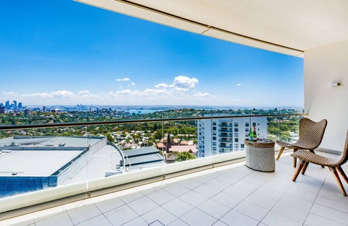 Bondi Junction Apartment | Aqua Spectacular Situated in the heart of trendy, cosmopolitan Bondi Junction