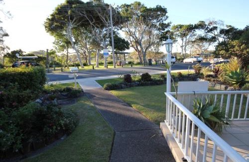 Lake Cathie Villa | Aqua View