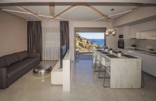 Stegna Apartment | Aquamarine Luxury Suite 1st floor